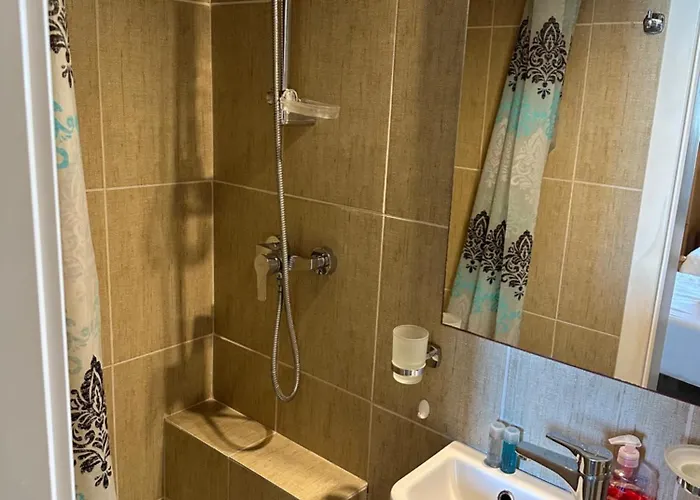 Pensión 71 San Antonio 3*