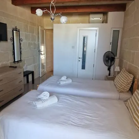71 San Antonio * Victoria